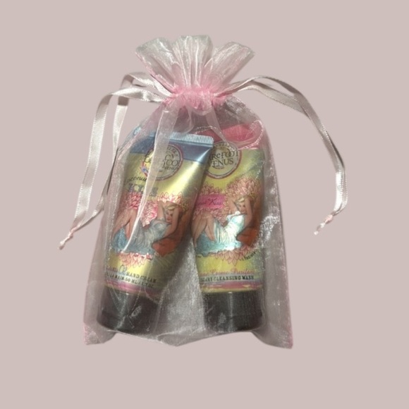 Genuine Barefoot Venus Coconut Kiss Cleansing Wash + Hand Cream - Picture 2 of 3